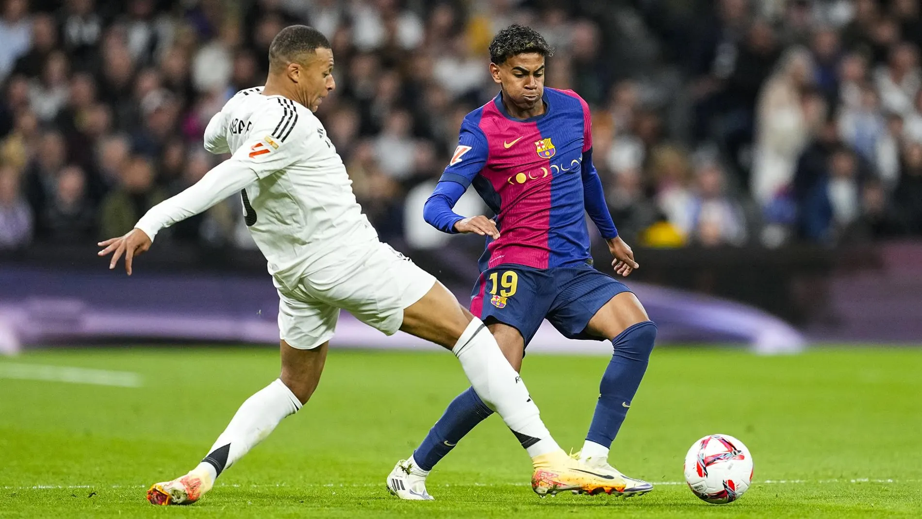 MADRID.-FC Barcelona y Real Madrid viven su octavo capítulo por la Copa del Rey en casi 90 años