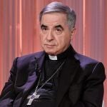 El cardenal Angelo Becciu en un programa de la televisión italiana