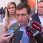 Almeida "echa una mano" a Pablo Iglesias sobre cómo pagar la multa del Ayuntamiento