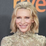 Cate Blanchett con corte de pelo ideal para el verano en mujeres +50.