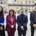 El ministro de Derechos Sociales, Consumo y Agenda 2030, Pablo Bustinduy, con la alcaldesa de Santiago, Goretti Sanmartín.