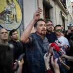El Ayuntamiento de Madrid sanciona a Pablo Iglesias por exceso de aforo en la Taberna Garibaldi