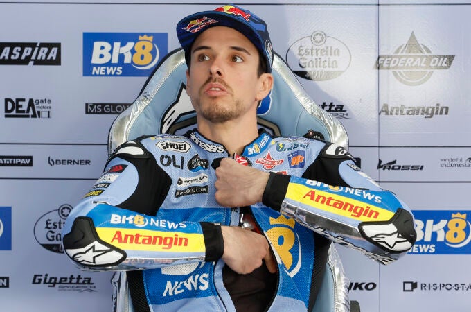 Álex Márquez, en el box de Gresini durante la jornada de este viernes