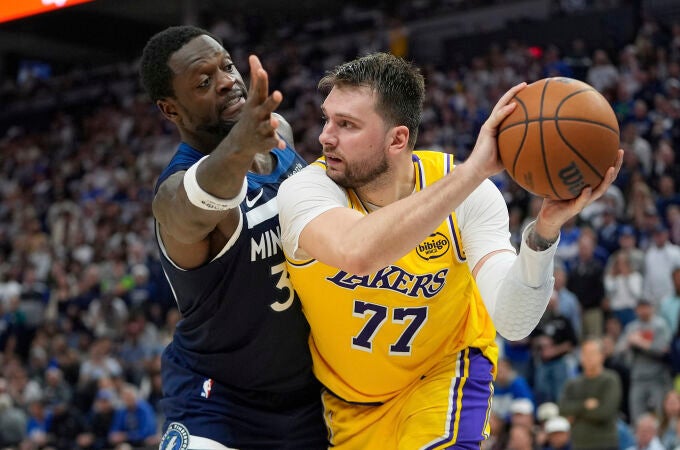 Luka Doncic no pudo con la defensa de los Timberwolves