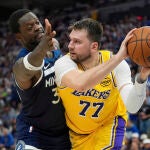 Luka Doncic no pudo con la defensa de los Timberwolves