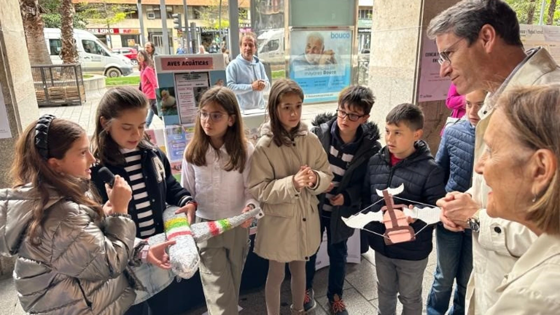 66 estudiantes y profesores de 7 centros exponen sus proyectos en el I Encuentro 'Ciencia y Tecnología en la calle' REMITIDA / HANDOUT por GOBIERNO DE LA RIOJA Fotografía remitida a medios de comunicación exclusivamente para ilustrar la noticia a la que hace referencia la imagen, y citando la procedencia de la imagen en la firma 26/04/2025
