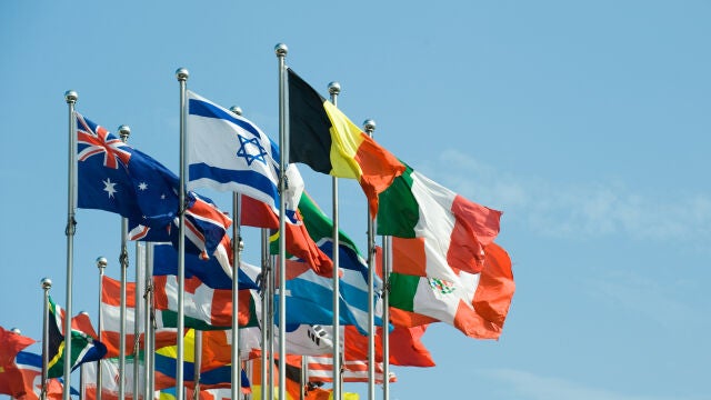La ONU reconoce casi 200 países diferentes en el mundo como estados soberanos, cada uno con su bandera, himno o ejército