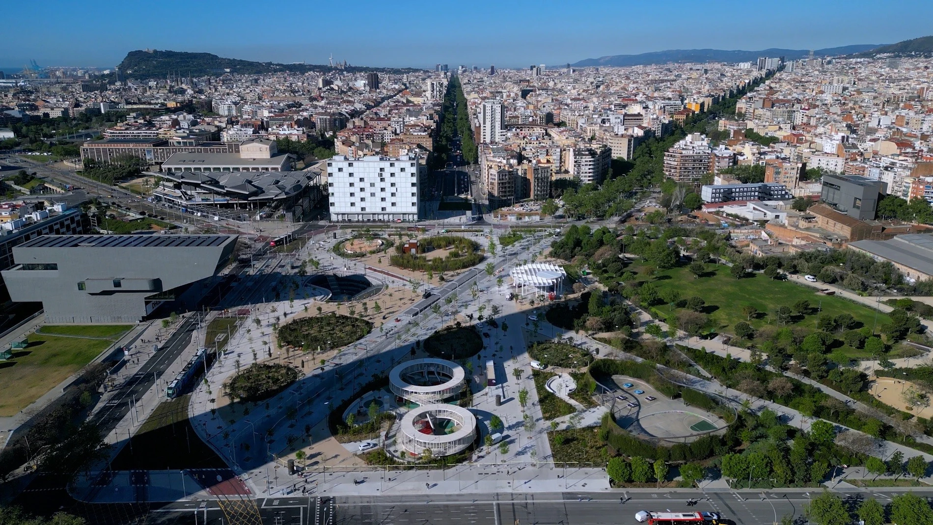 Abre el parque de las Glòries. REMITIDA / HANDOUT por AJUNTAMENT DE BARCELONA Fotografía remitida a medios de comunicación exclusivamente para ilustrar la noticia a la que hace referencia la imagen, y citando la procedencia de la imagen en la firma 26/04/2025