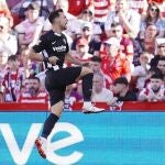 Fútbol/Segunda.- (Crónica) El Elche sigue sumando en Granada y el Levante descuida el ascenso directo