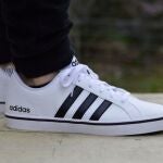 No son Stan Smith, pero estas Adidas Vs Pace 2.0 tienen el rollo urbano que buscabas… ¡y ahora un 36% de descuento!