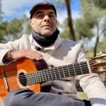 El guitarrista madrileño Jerónimo Maya posa en 2023 en Cañorroto.