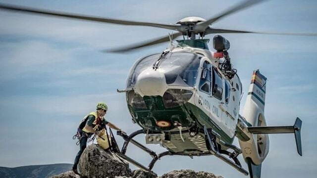 Muere un esquiador tras sufrir una caída mientras bajaba de la Cumbre del Cartujo, en Dílar