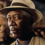 El thriller psicológico de Morgan Freeman que renace como joya oculta en Netflix