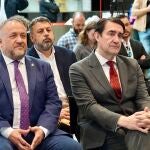 Suárez-Quiñones junto con el presidente de la Diputación de León