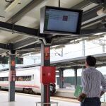 Apagón.- Renfe comunica que hay "trenes detenidos" y que no se prevén salidas de las estaciones