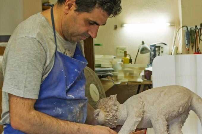 Manuel Garrido exhibe sus obras en la sala en Huelva de Fundación Caja Rural del Sur