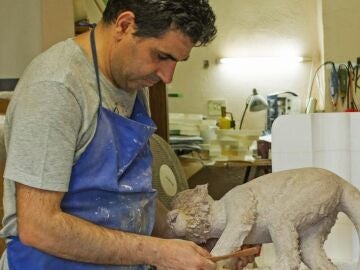 Manuel Garrido exhibe sus obras en la sala en Huelva de Fundación Caja Rural del Sur