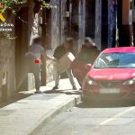 Sucesos.- Desmantelan un grupo criminal con 24 detenidos detrás de 70 robos en estancos y bares en Cantabria y Euskadi