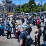 Cortes de luz generalizada en toda España. Afectados pasean por las calles de Madrid y por la estación de Atoc