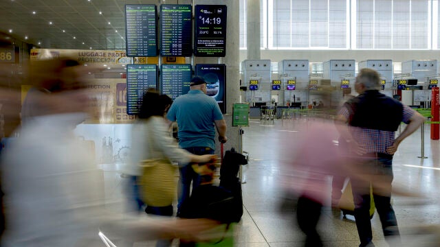 Usuarios en el aeropuerto de Málaga