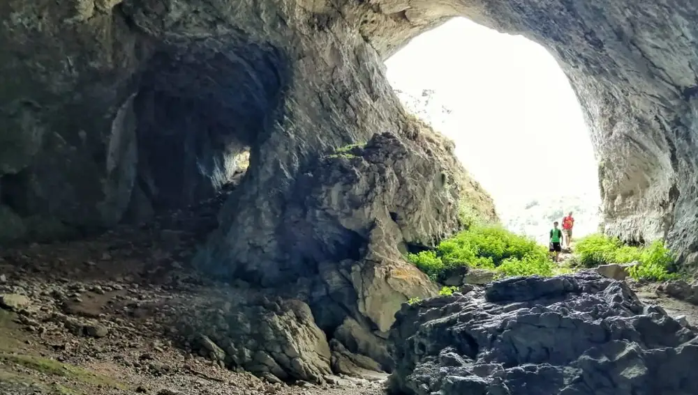Cueva de Fuente Cobre