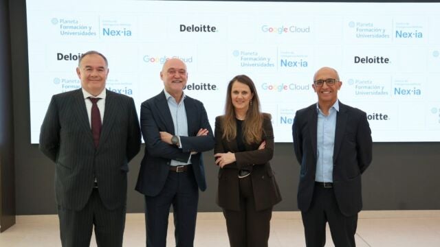 Carlos Giménez, CEO de Planeta Formación y Universidades, Jordi Marín, director del proyecto Planeta Formación y Universidades Nex·ia, Carmen Sánchez Tenorio, socia responsable de Technology & Transformation de Deloitte y Isaac Hernández, Country Manager Google Cloud Iberia.