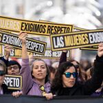 Feministas quieren que se inhabilite la patria potestad de padres de bebés nacidos por gestación subrogada