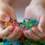 Retiran en Vallecas 2.300 bolas de plástico, similares a golosinas, que pueden provocan asfixia en los niños