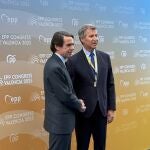 Aznar pide a la UE actuar ante el "retroceso democrático" en España y ataca a Sánchez por no dar explicación tras apagón