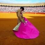 El torero, Morante de la Puebla durante el primer festejo de la temporada en Sevilla. A 20 de abril de 2025 en Sevilla, Andalucía (España). La Maestranza ha vuelto a vestirse de gala este Domingo de Resurrección, con una corrida cargada de simbolismo y expectación que marca el arranque oficial de la temporada taurina en Sevilla. 20 ABRIL 2025 Francisco J. Olmo / Europa Press 20/04/2025