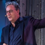 La especialización podría salvar el empleo de los seres humanos frente a los robots, según Gerd Leonhard