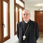 El obispo de Málaga, ingresado en la UCI por una infección tras una operación