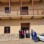 Faúndez duante su visita al nuevo centro cívico de Santa María de la Vega