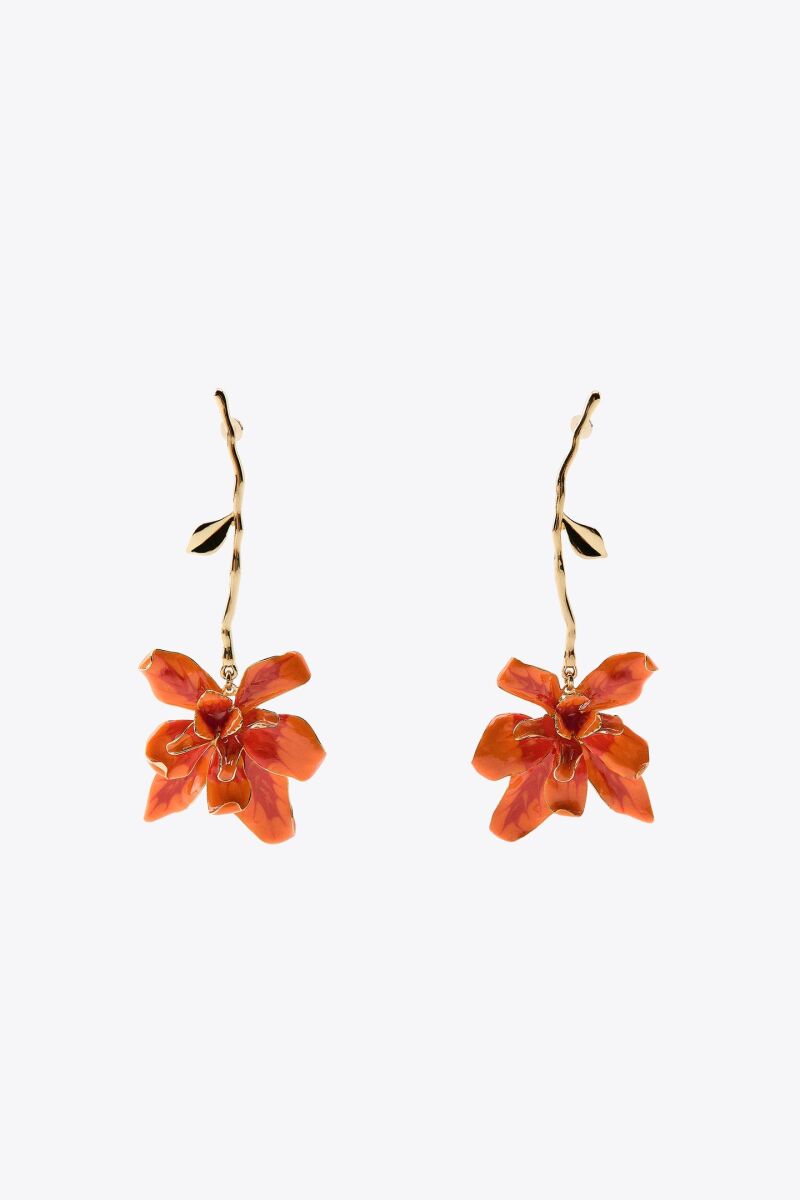 Pendientes largos.