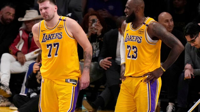 LeBron James y Luka Doncic, dolorido