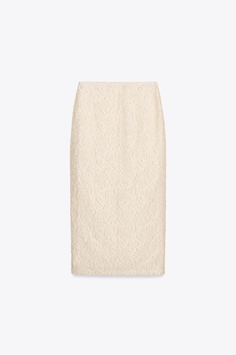 Falda con relieve.