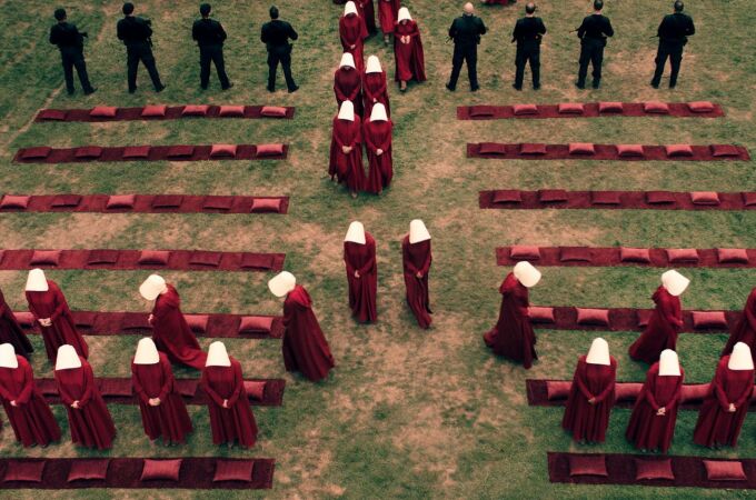 Imagen de 'El cuento de la criada', la serie basada en la novela de Margaret Atwood
