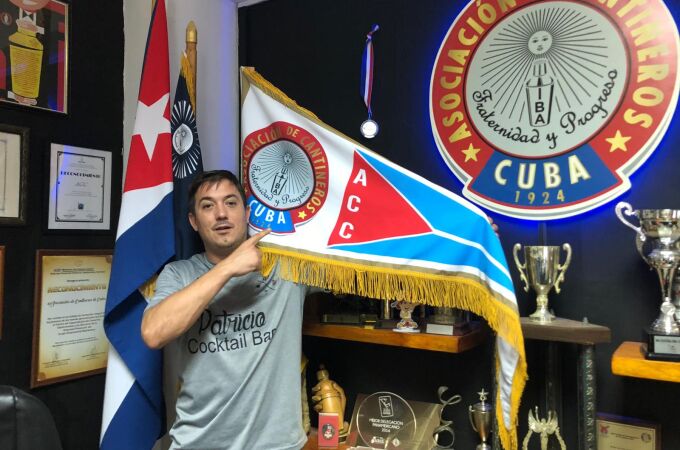 Yon Pavón conquista el título de Ultimate Rum-Bartender 2025 en competencia internacional de mixología