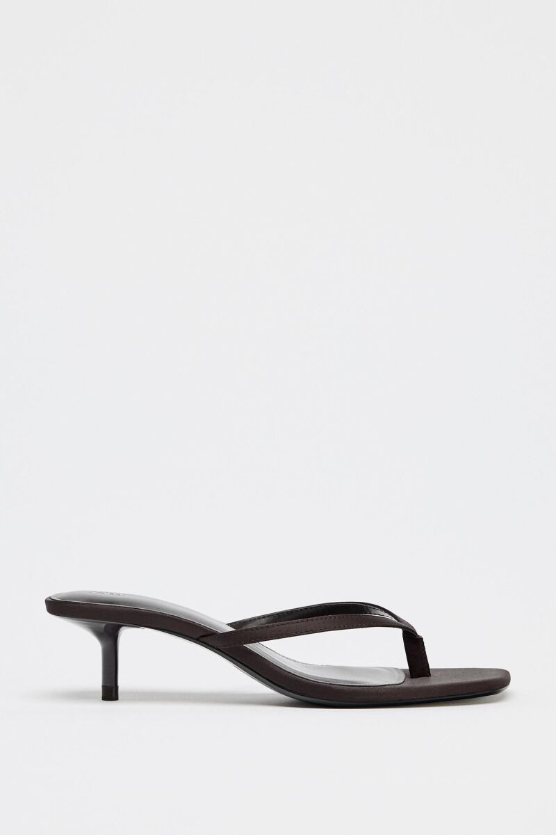 Chanclas de tacón.