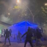 Noche de terror en Sevilla: batalla campal entre los ultras del Betis y la Fiorentina