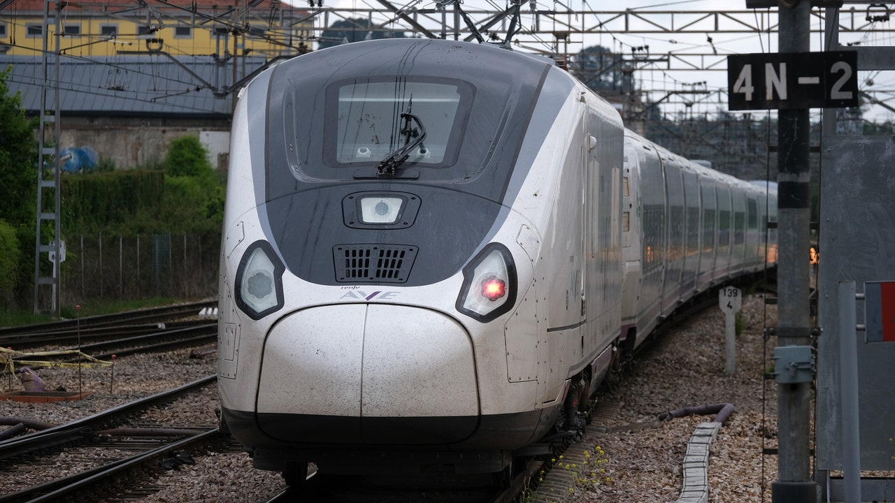 Renfe programa 245 autobuses al modificar sus servicios entre Madrid, Logroño y Bilbao por obras de Adif en Miranda de Ebro (Burgos)