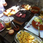 La Vaquería, el restaurante de Madrid que todos los que van repiten: un único menú y carne a la brasa