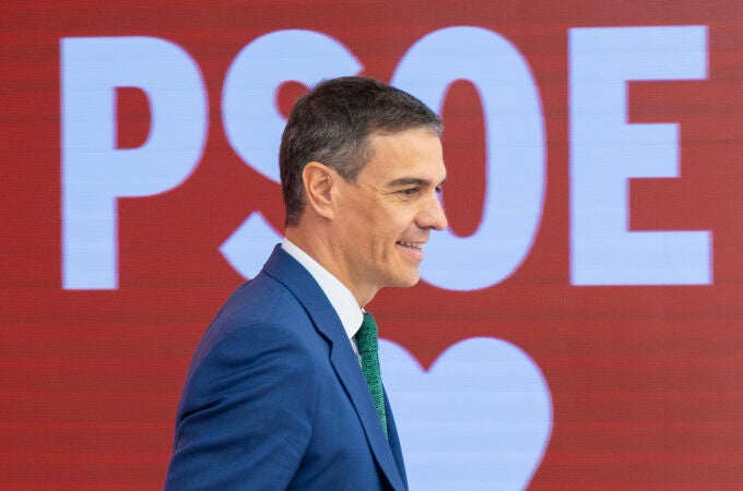 El presidente del Gobierno y secretario general del PSOE, Pedro Sánchez, preside la reunión de la Comisión Ejecutiva Federal en la sede Ferraz.