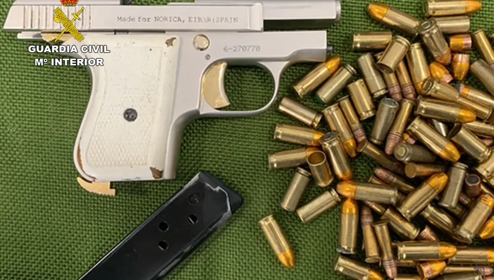 Pistola y balas intervenidas en el marco de la operación
