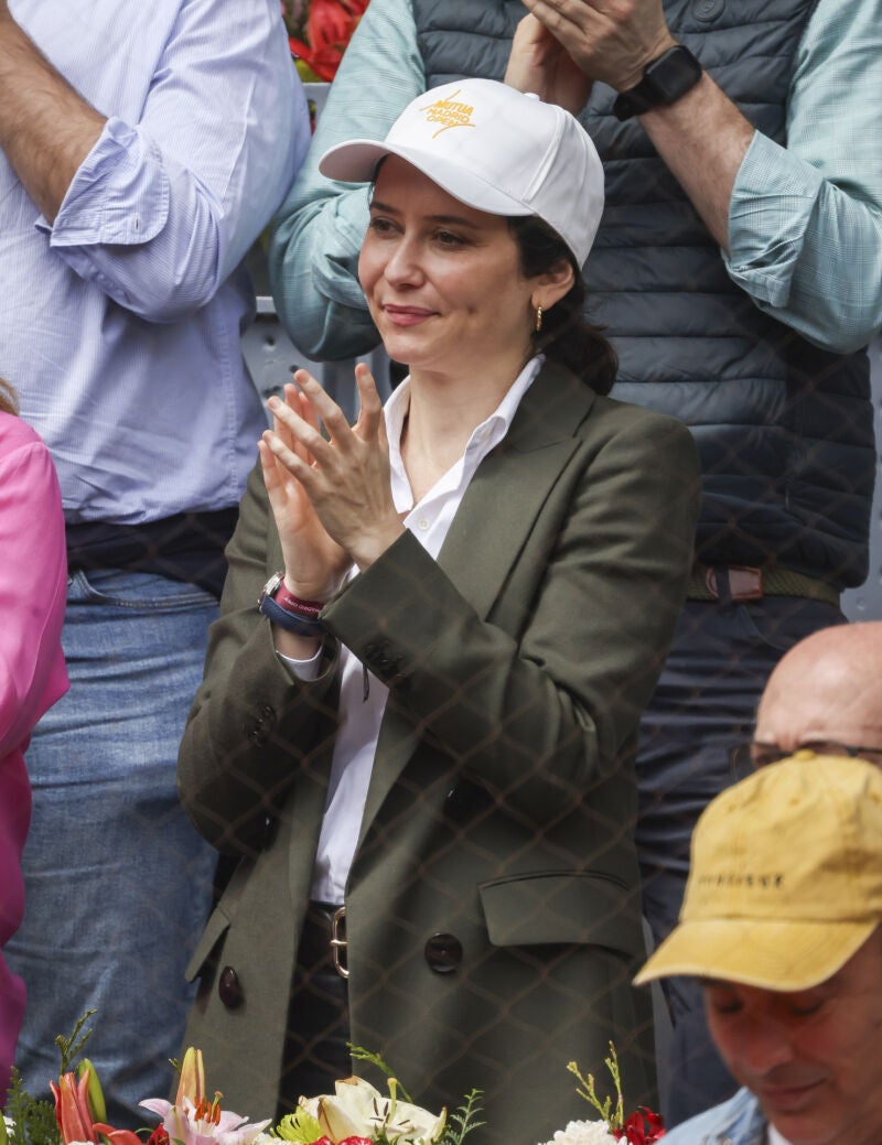 El look de Ayuso.