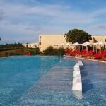Detalle de la espectacular piscina exterior 
