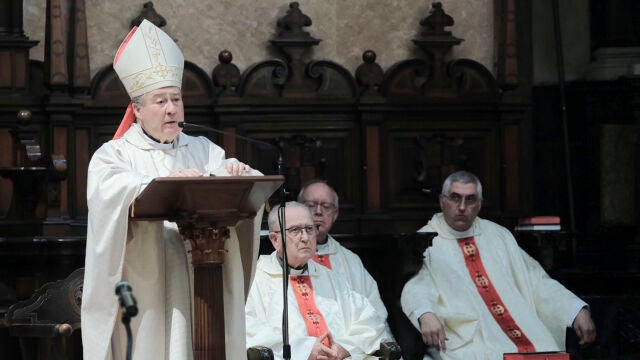 Esteban Escudero, oficiando misa en la Catedral de Valencia