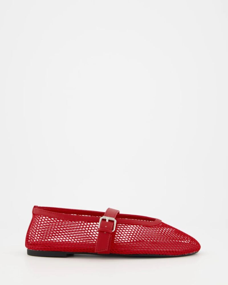 Bailarina 'mesh' en rojo.