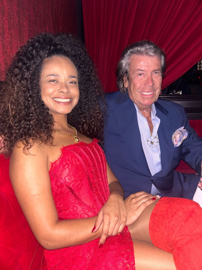 Jasmine, el nuevo amor, del viudo de Olivia Valére, Philippe