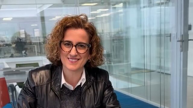 Luisa Bolívar trabajando en Hurí Televisión SL, la productora que dirige junto a su marido
